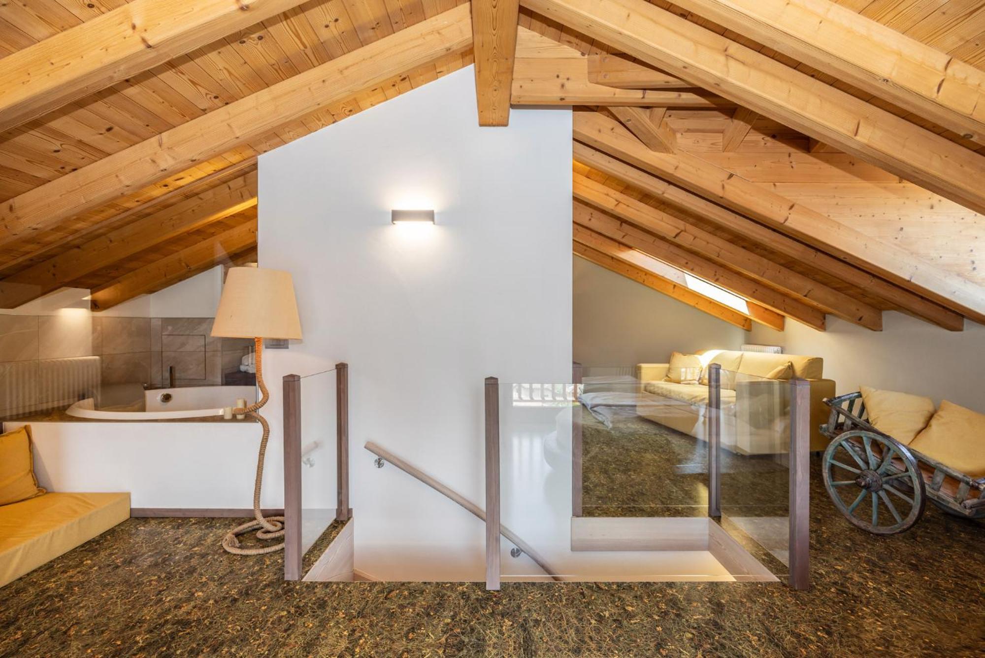 לינה וארוחת בוקר Romallo Horse House מראה חיצוני תמונה