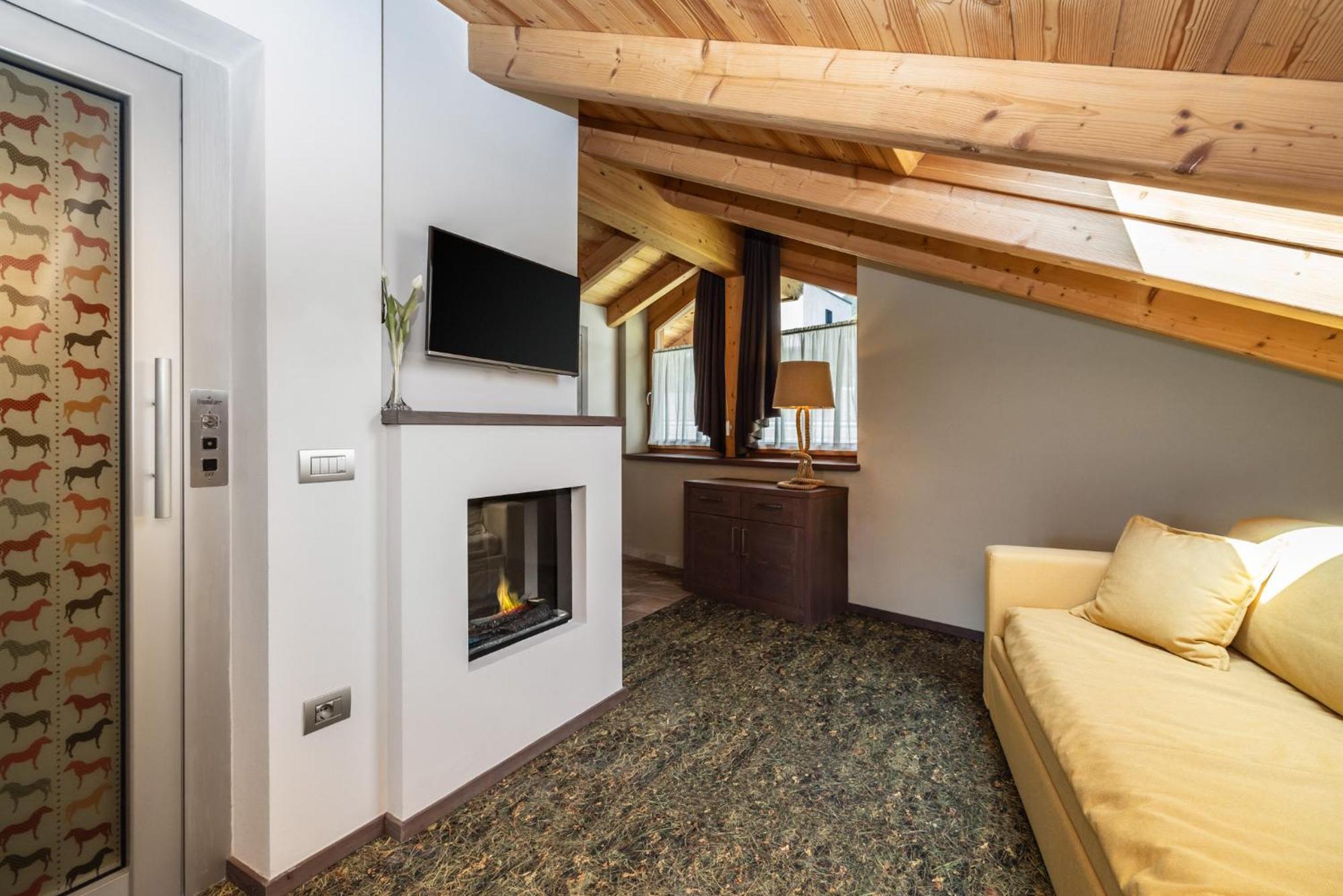 לינה וארוחת בוקר Romallo Horse House מראה חיצוני תמונה